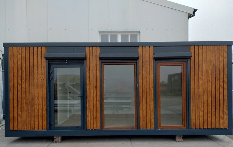 476576_4e3f87deee2946599393f832ac9be414mv2-1.jpg Bürocontainer 21 m² mit WC und Küchenzeile – Bild 1